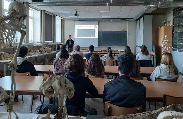 Des élèves de 1G en visite à la faculté des sciences de Poitiers (Campus SUD)
